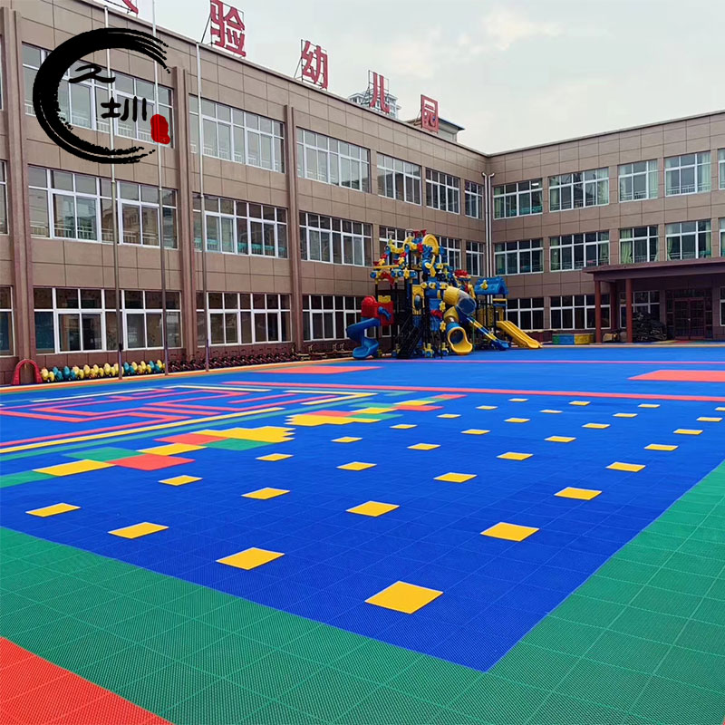 悬浮地板幼儿园室外篮球场户外运动防滑轮滑塑料拼装地板厂家批发